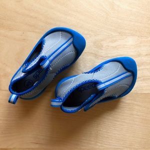 Speedo Water Shoes Size S 5/6